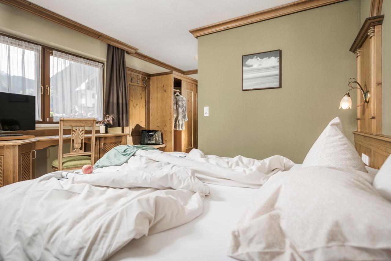 Hotel Sieghard Zillertal ヒパッハ エクステリア 写真