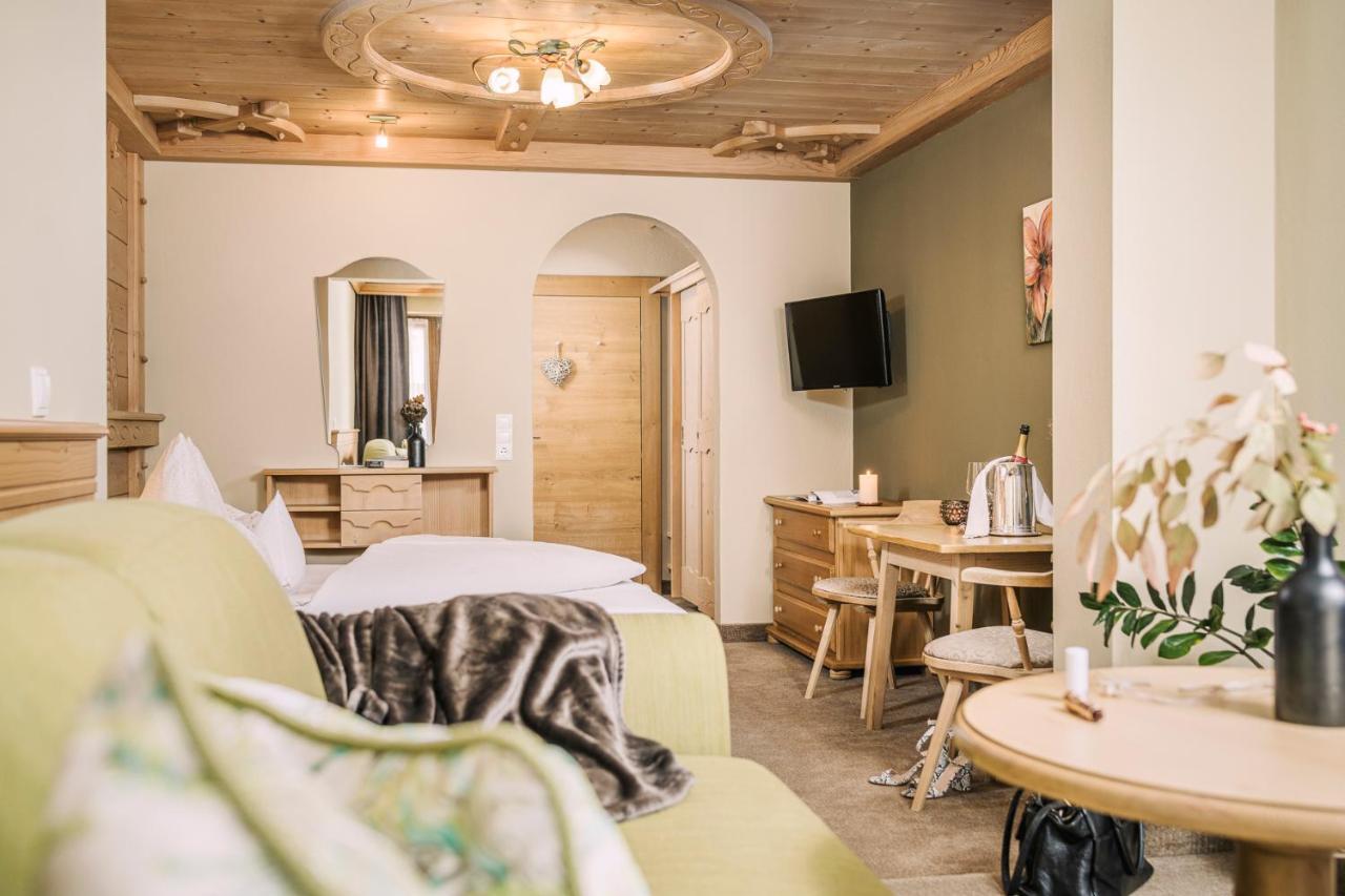 Hotel Sieghard Zillertal ヒパッハ エクステリア 写真